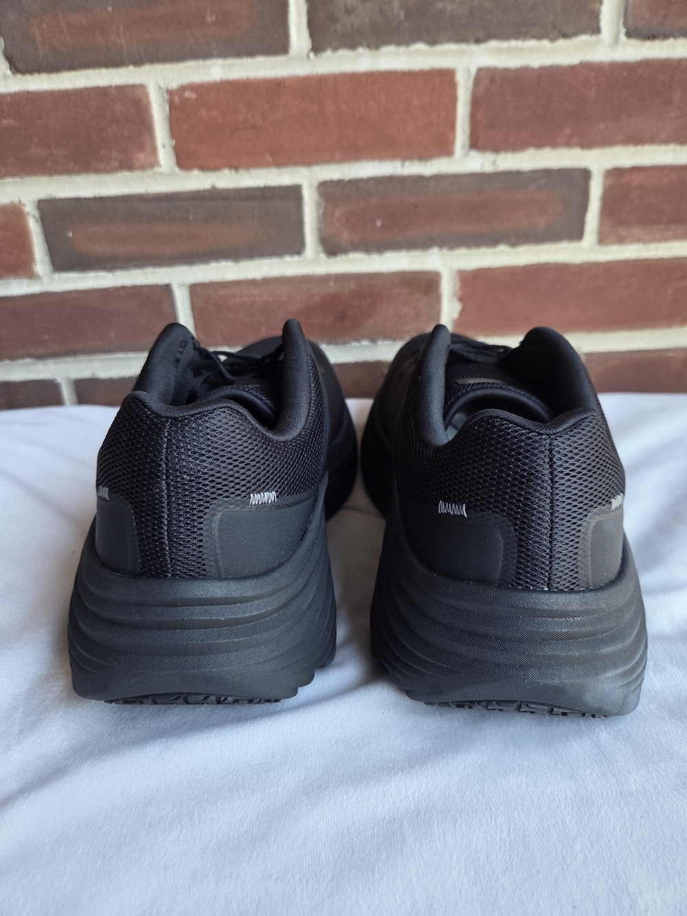 Skechers Max Cushion Men’s US 10 UK 9 Black Running Walking Shoes - Picture 11 of 11